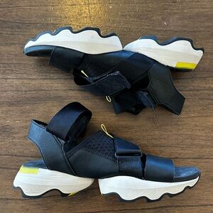 Sorel Kinetic Sandal NL4074-010 Womens 9 Black Chunky Platform Sandals